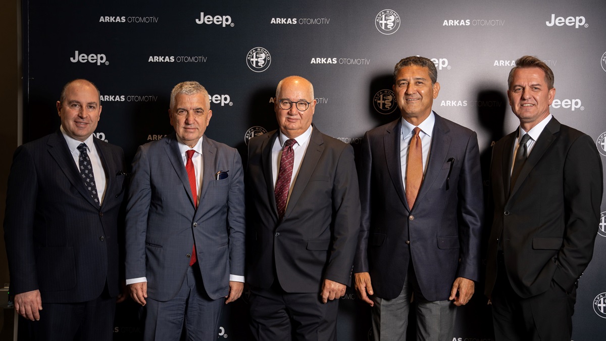 Alfa Romeo ve Jeep Türkiye’deki büyümesine İzmir’de Arkas Otomotiv ile devam ediyor
